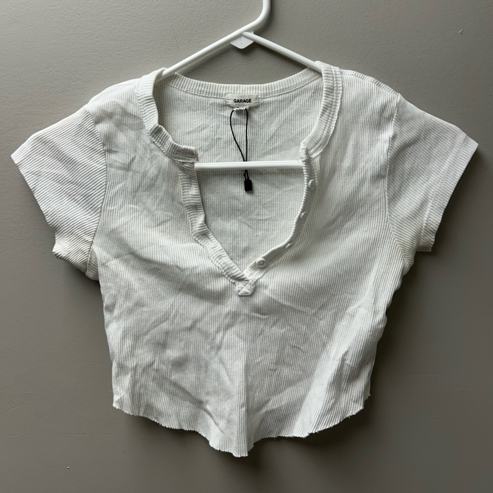 Garage‎ Women’s White V Neck Cropped T Shirt